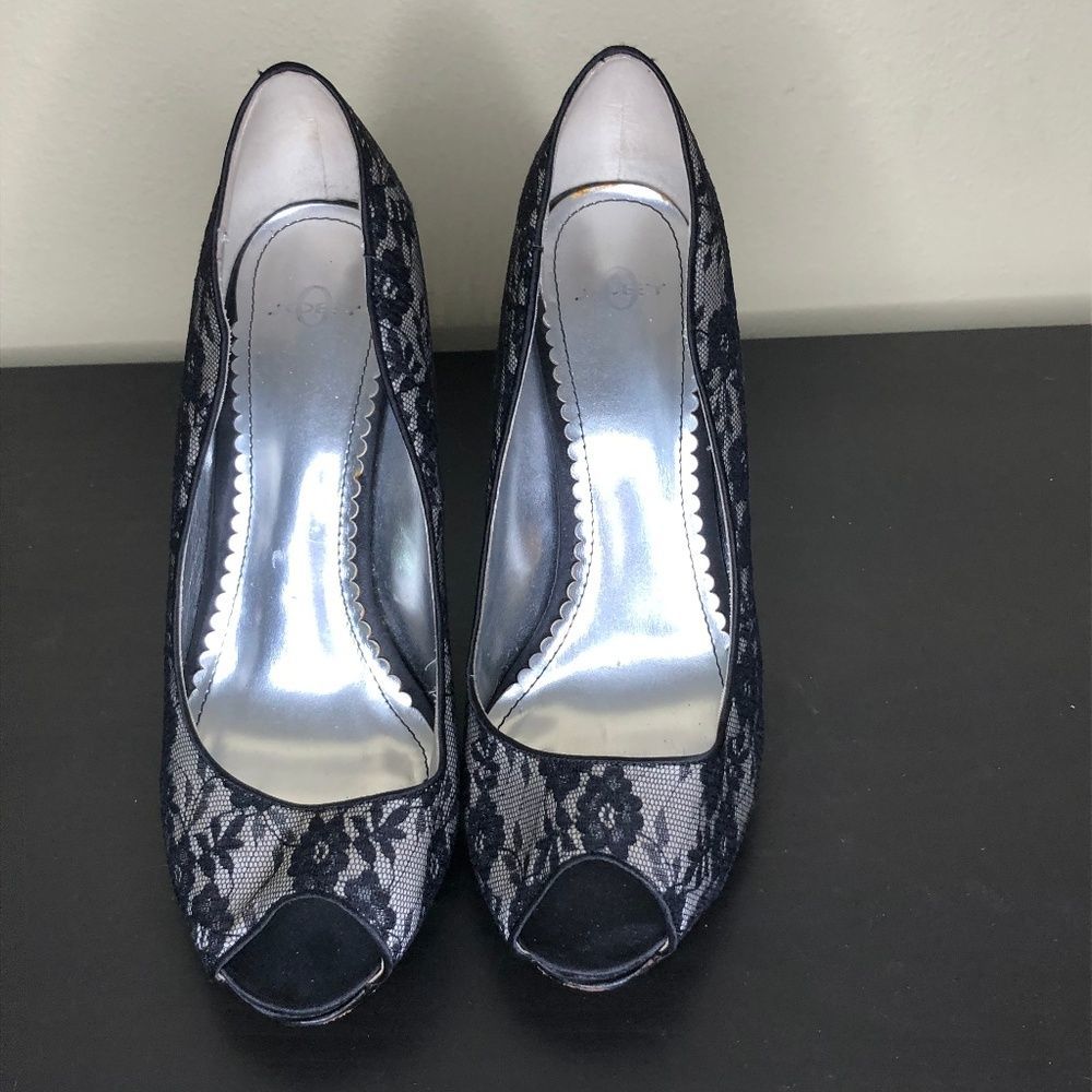 Joey Shoes Black Lace 4 1/2" Peep Toe Heels 10M - Picture 2 of 4